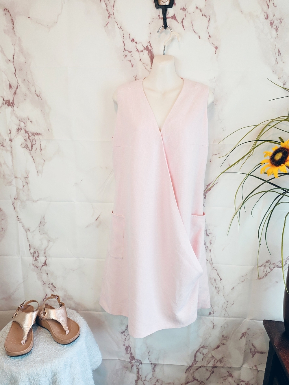 Designer Minimalist Pink Shift Dress Fully Lined Sleeveless V Neck Pocket Large - Picture 2 of 5